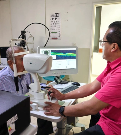 Examen visual y diagnóstico por el Dr. Noé Morales Ortiz en Tula