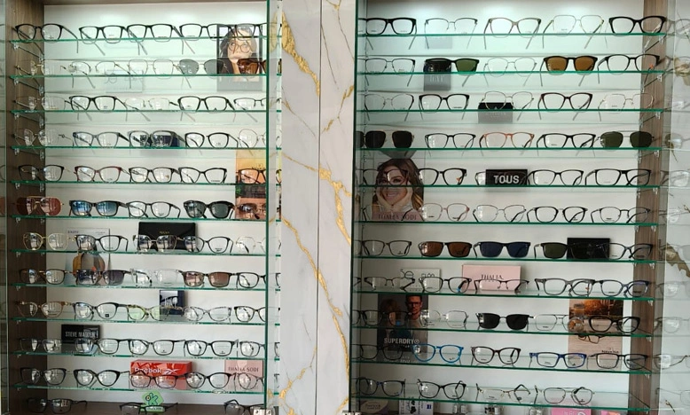 Selección de armazones y lentes con tecnología óptica en Tula Hidalgo